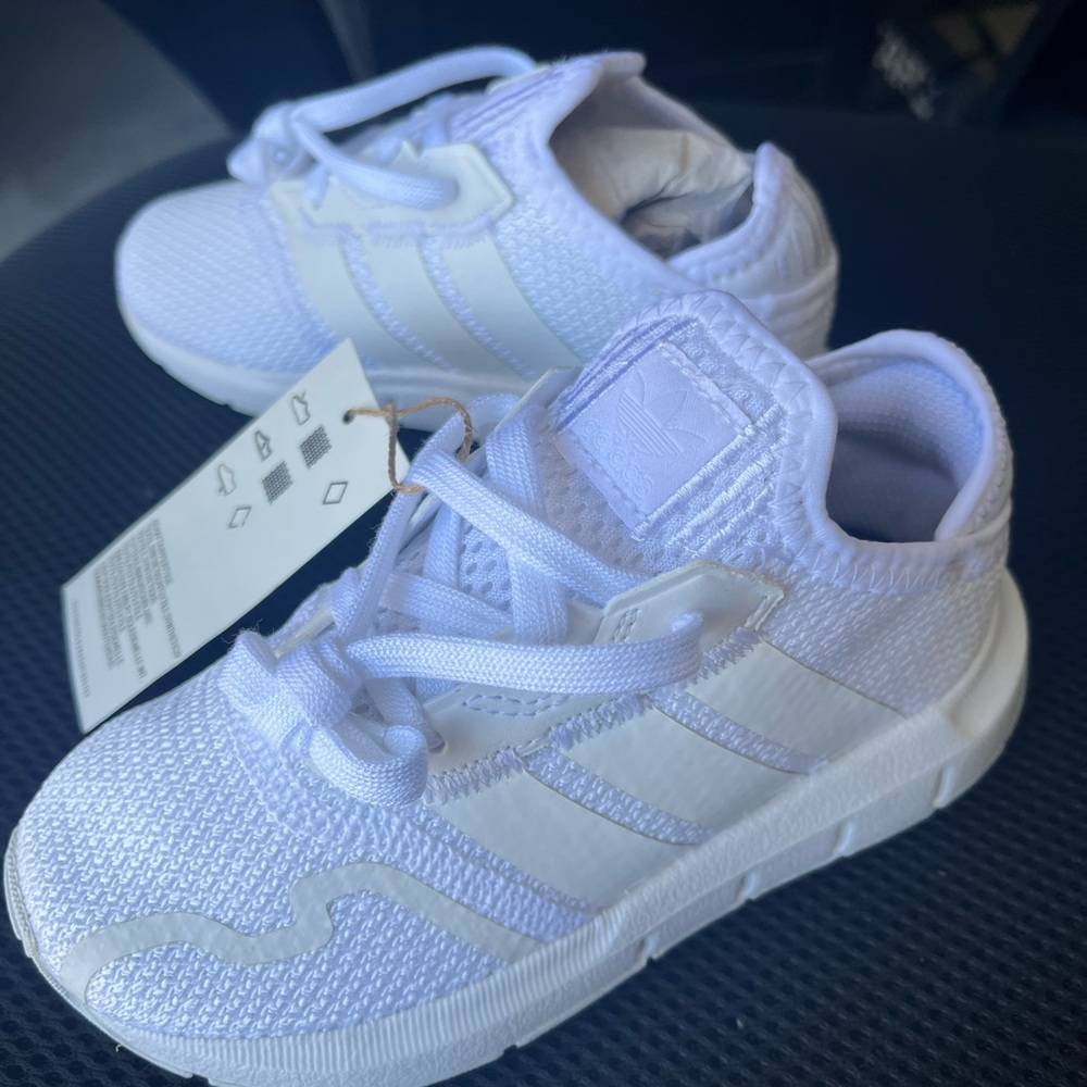 Adidas sneakers 9c for toddlers